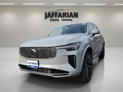 2025 Volvo XC90 Plug-In Hybrid T8 Plus 7-Seater