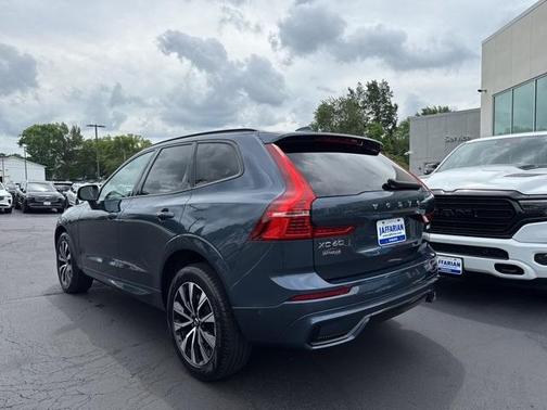 2024 Volvo XC60 B5 Plus Dark Theme