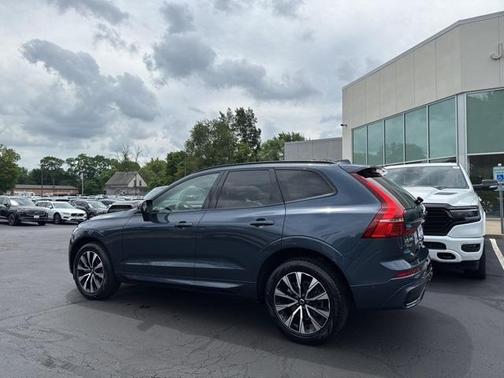 2024 Volvo XC60 B5 Plus Dark Theme