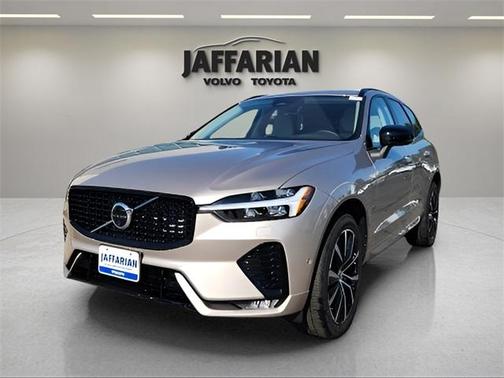 2025 Volvo XC60 B5 Plus