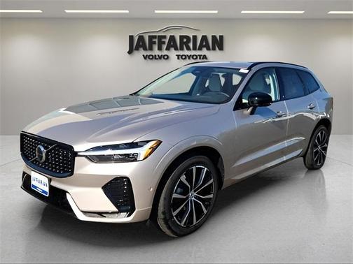 2025 Volvo XC60 B5 Plus
