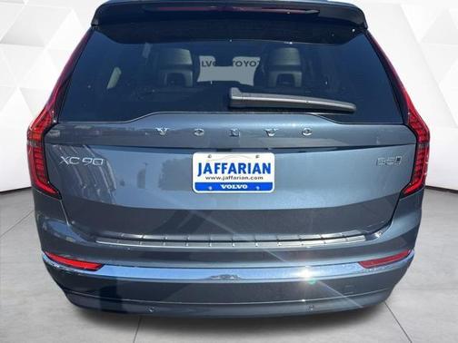 2026 Volvo XC90 B5 Core