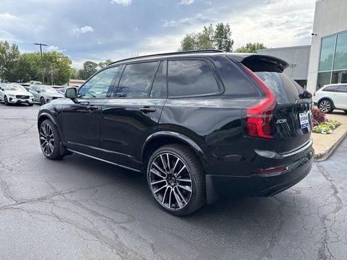 2026 Volvo XC90 B6 Ultra Dark Theme 7-Seater