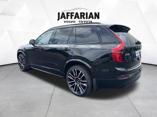 2026 Volvo XC90 B6 Ultra Dark Theme 7-Seater