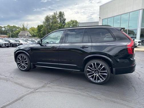 2026 Volvo XC90 B6 Ultra Dark Theme 7-Seater
