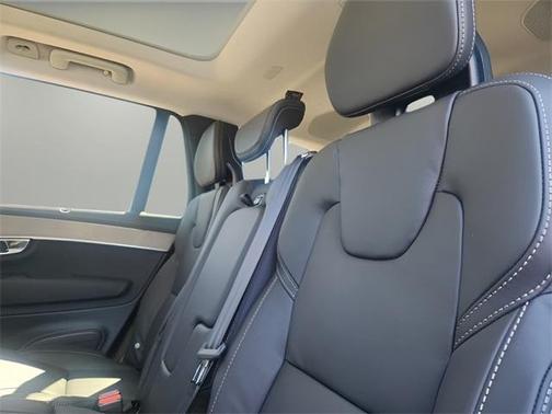 2025 Volvo XC90 B6 Ultra