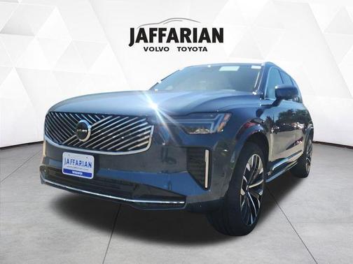 2025 Volvo XC90 B6 Ultra