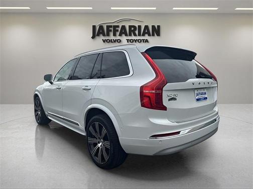 2022 Volvo XC90 Recharge Plug-In Hybrid T8 Inscription 7 Passenger
