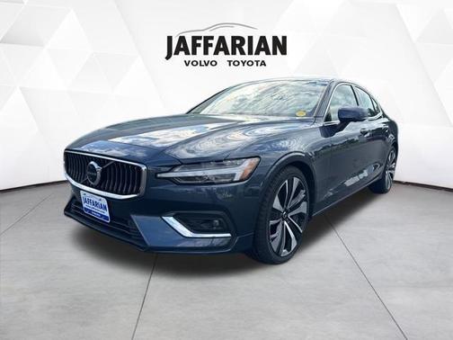 2023 Volvo S60 B5 Ultimate Bright Theme