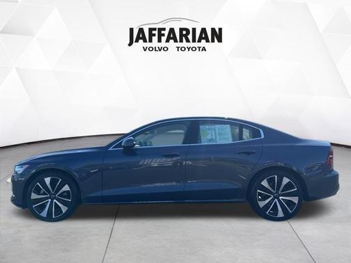 2023 Volvo S60 B5 Ultimate Bright Theme