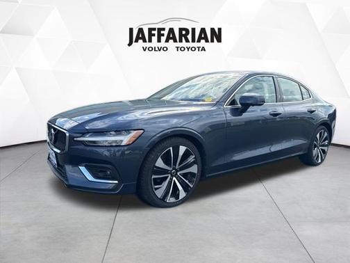 2023 Volvo S60 B5 Ultimate Bright Theme