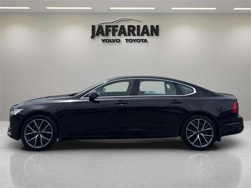 2018 Volvo S90 T5 Momentum