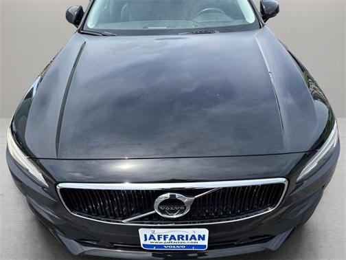 2018 Volvo S90 T5 Momentum