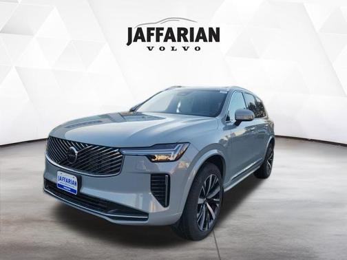 2026 Volvo XC90 B5 Core