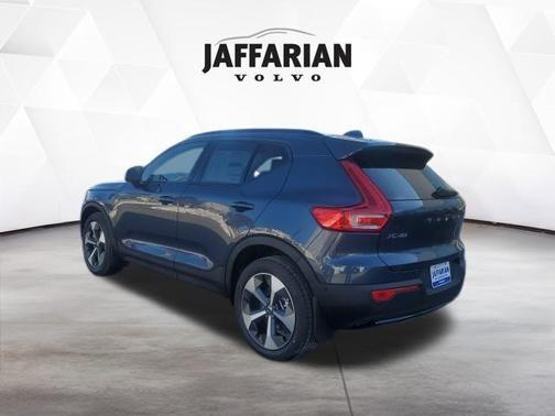 2026 Volvo XC40 B5 Plus