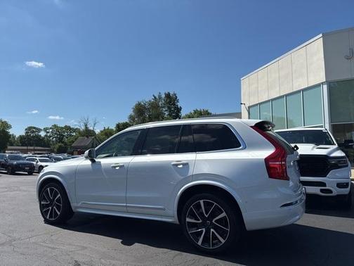 2024 Volvo XC90 B5 Plus Bright Theme