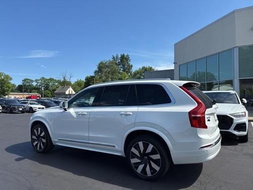 2023 Volvo XC90 Recharge Plug-In Hybrid T8 Ultimate Bright Theme 7-Seater
