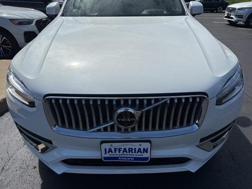 2023 Volvo XC90 Recharge Plug-In Hybrid T8 Ultimate Bright Theme 7-Seater