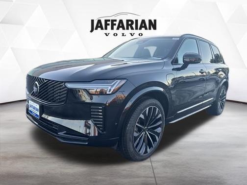 2026 Volvo XC90 Plug-In Hybrid T8 Ultra Dark Theme 6-Seater