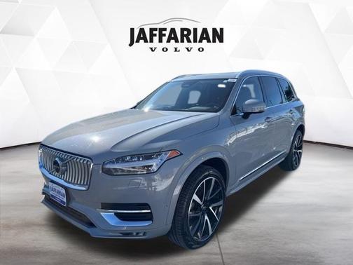 2024 Volvo XC90 B6 Plus Bright Theme 7-Seater