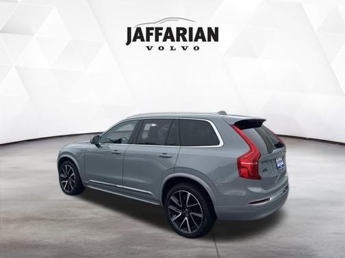 2024 Volvo XC90 B6 Plus Bright Theme 7-Seater