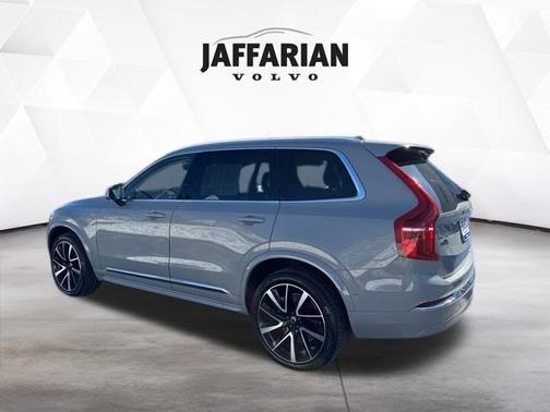 2024 Volvo XC90 B6 Plus Bright Theme 7-Seater