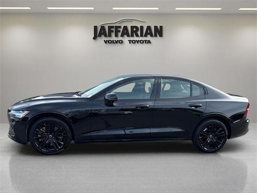 2024 Volvo S60 Recharge Plug-In Hybrid T8 Plus Black Edition