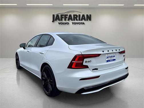 2024 Volvo S60 B5 Plus Black Edition