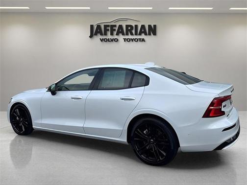 2024 Volvo S60 B5 Plus Black Edition