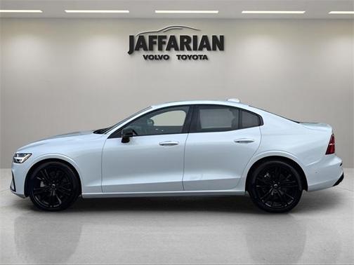 2024 Volvo S60 B5 Plus Black Edition