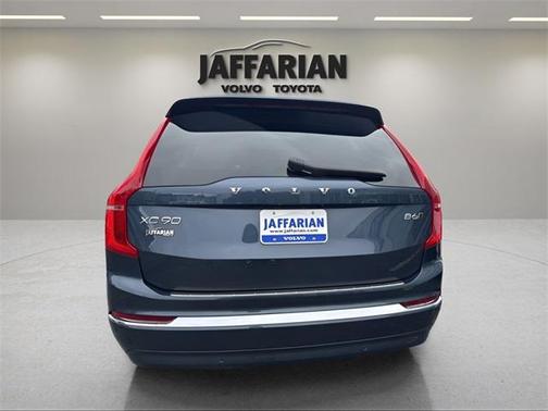 2024 Volvo XC90 B6 Plus Bright Theme 7-Seater