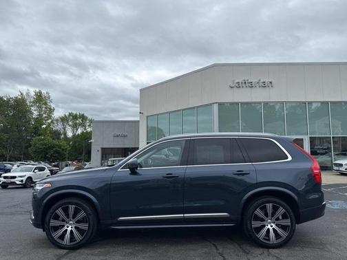 2024 Volvo XC90 B6 Plus Bright Theme 7-Seater