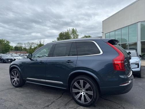 2024 Volvo XC90 B6 Plus Bright Theme 7-Seater