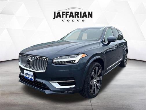 2024 Volvo XC90 B6 Plus Bright Theme 7-Seater