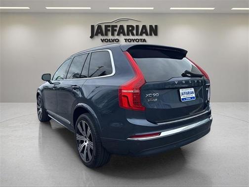 2024 Volvo XC90 B6 Plus Bright Theme 7-Seater
