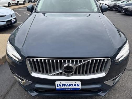 2024 Volvo XC90 B6 Plus Bright Theme 7-Seater