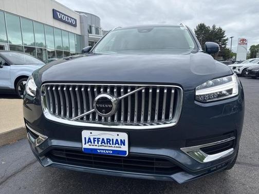 2024 Volvo XC90 B6 Plus Bright Theme 7-Seater