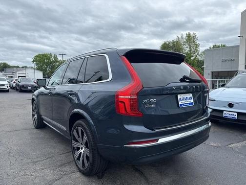 2024 Volvo XC90 B6 Plus Bright Theme 7-Seater