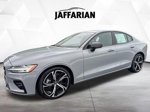 Vapour Grey 2025 Volvo S60 Plus