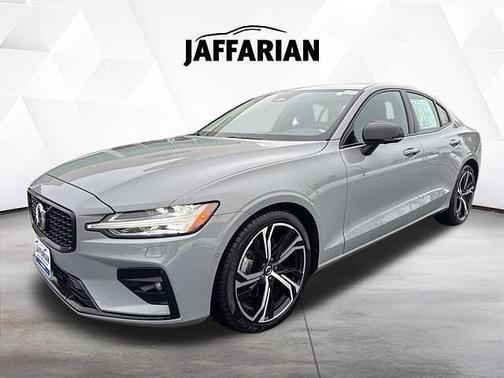 Vapour Grey 2025 Volvo S60 Plus