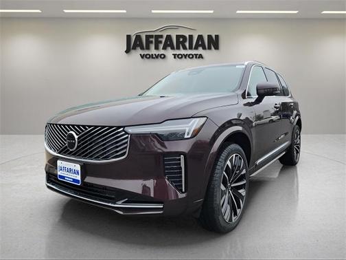 2025 Volvo XC90 B5 Core