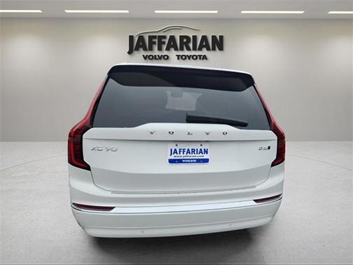 2025 Volvo XC90 B6 Plus 6-Seater