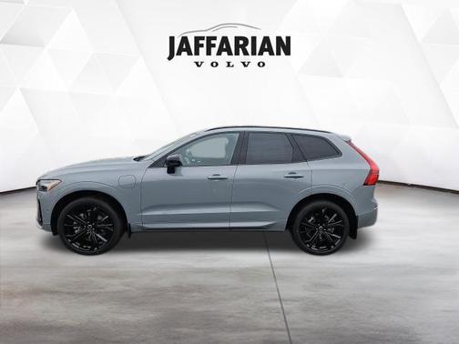 Gray Metallic 2026 Volvo XC60 Plug-In Hybrid T8 Ultra Black Edition