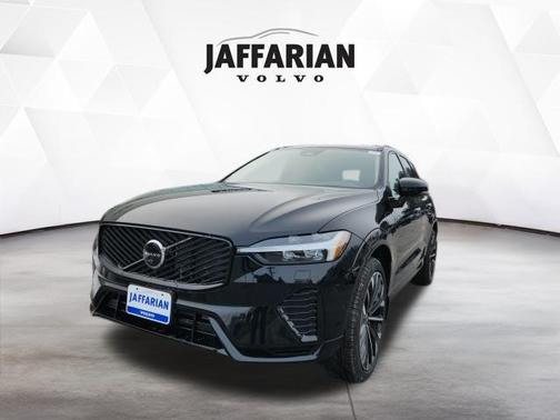 Onyx Black Metallic 2026 Volvo XC60 Plug-In Hybrid T8 Ultra