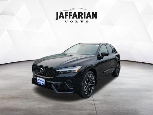 Onyx Black Metallic 2026 Volvo XC60 Plug-In Hybrid T8 Ultra