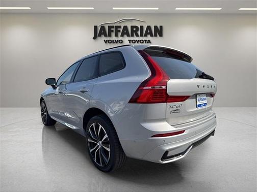 2023 Volvo XC60 Recharge Plug-In Hybrid T8 Plus Dark Theme
