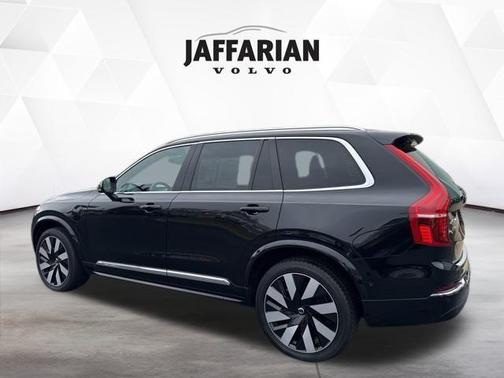 2023 Volvo XC90 Recharge Plug-In Hybrid T8 Ultimate Bright Theme 7-Seater