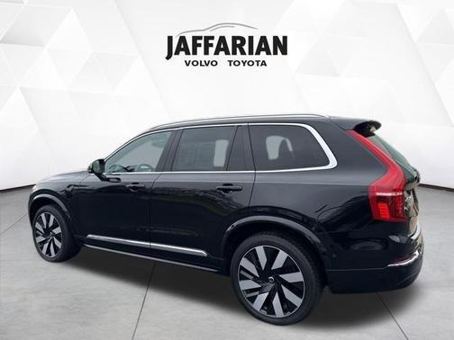 2023 Volvo XC90 Recharge Plug-In Hybrid T8 Ultimate Bright Theme 7-Seater