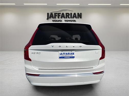 2023 Volvo XC90 Recharge Plug-In Hybrid T8 Ultimate Bright Theme 7-Seater