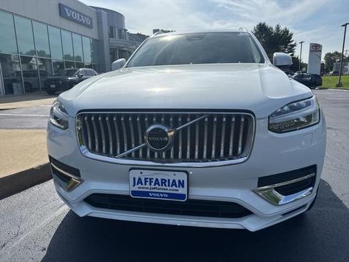 2023 Volvo XC90 Recharge Plug-In Hybrid T8 Ultimate Bright Theme 7-Seater